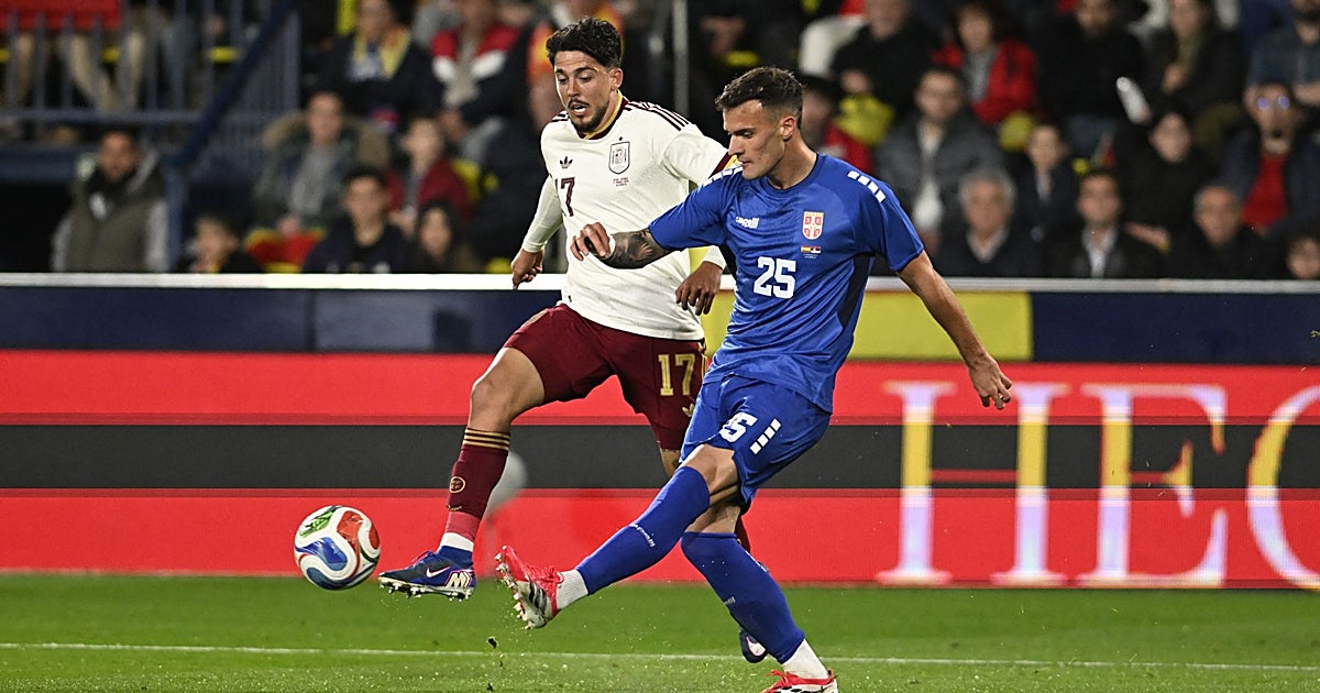 Fornals juega el segundo tiempo en el triunfo de España ante Serbia