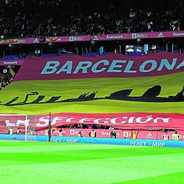 Pancarta en el último partido de la selección en Cataluña, en 2022