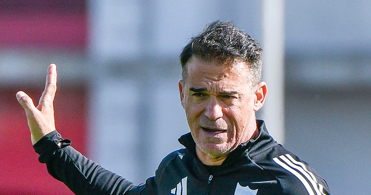 García Plaza perfila su primer once, con todos los internacionales a su disposición