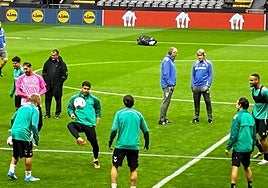 Isco centra la atención en el entrenamiento del Betis en Braga