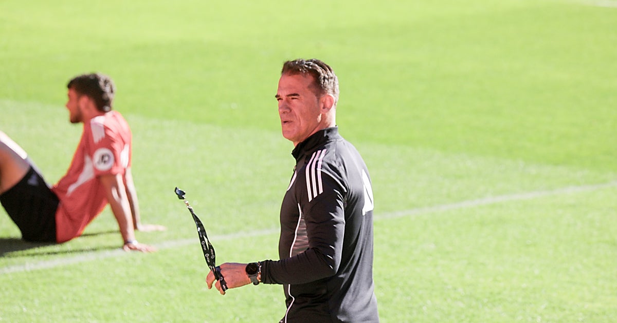 Luis García aprende a marchas forzadas las debilidades del Sevilla