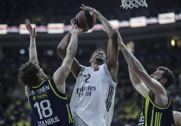 El Madrid logra un triunfo crucial en Turquía para salvar el factor cancha