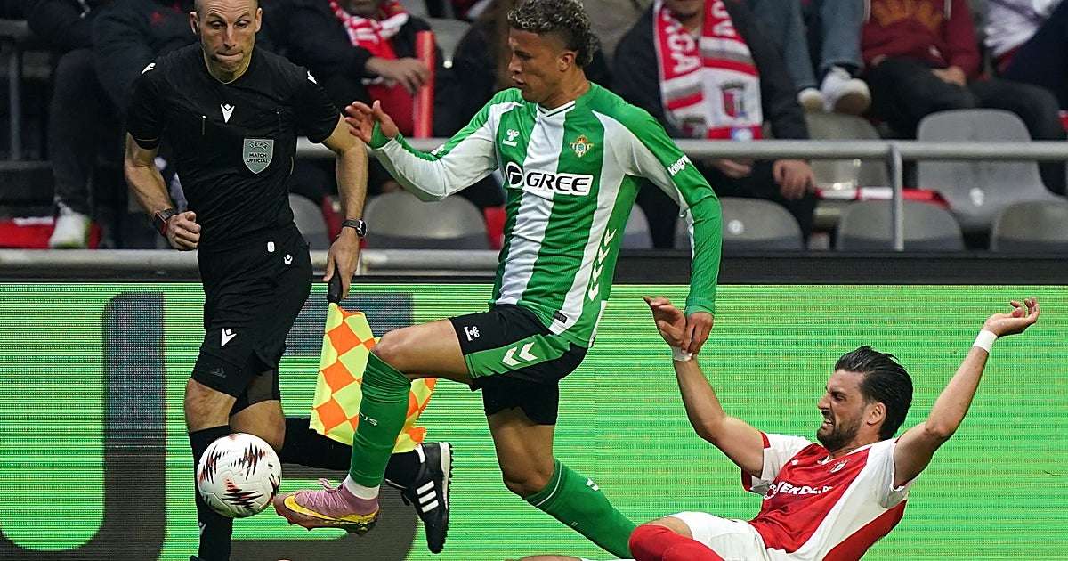 Pellegrini 'rescata' a Deossa y a Riquelme