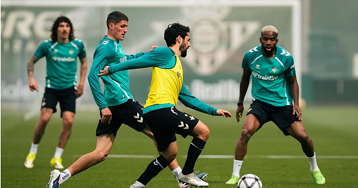 Isco acumula minutos con balón y Bakambu vuelve a entrenarse con el grupo