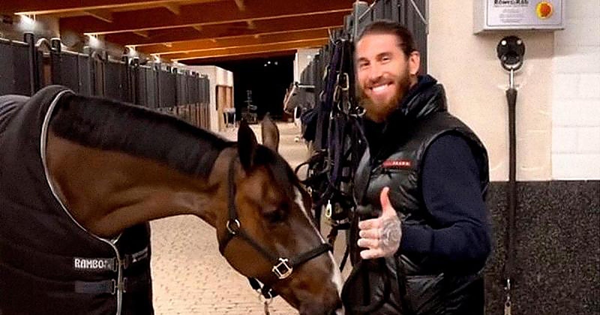 Sergio Ramos y Monchi celebran la victoria del Sevilla ante el Atlético