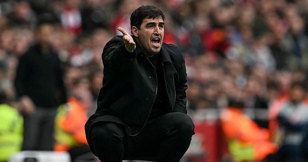 Iraola queda libre, no seguirá en el Bournemouth