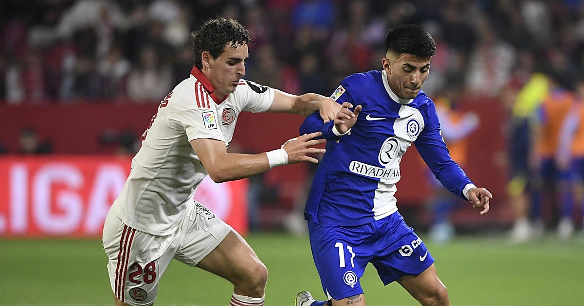 Manu Bueno agarra su oportunidad en el Sevilla FC cuando le queda un año más de contrato