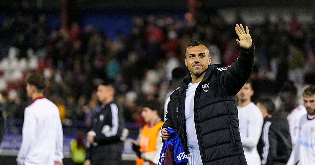 García Plaza tampoco se acuerda de Jordán, quien se sigue despidiendo del Sevilla lentamente