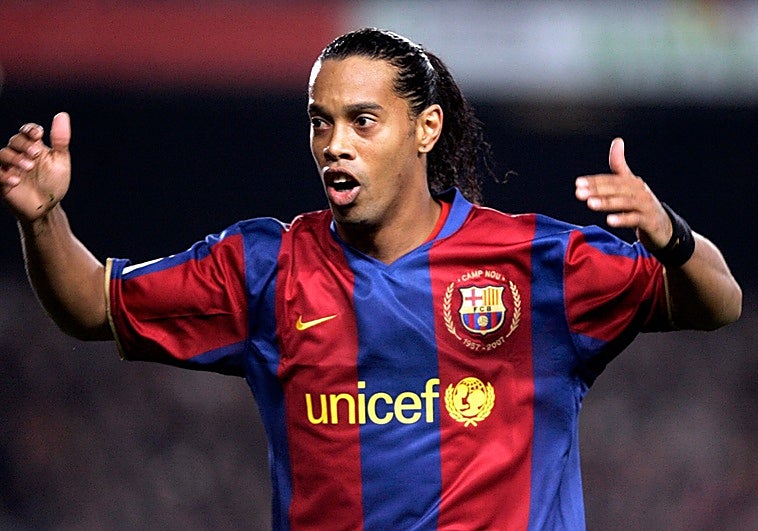 La vida actual de Ronaldinho, exjugador del Barcelona: su salida de la cárcel, una granja como refugio y sus negocios con bebidas alcohólicas