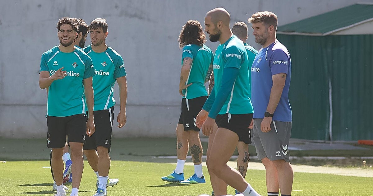 Alineaciones probables del Girona - Betis de LaLiga EA Sports 2025-2026: onces y banquillo de suplentes