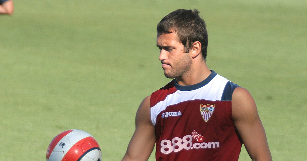 Kerzhakov recuerda su etapa en España: «Mis hijos miran con admiración los goles que marqué con el Sevilla»