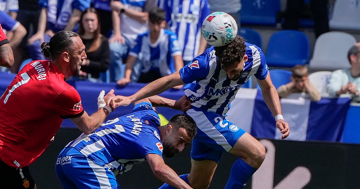 El Alavés derrota al Mallorca y mete al Sevilla en los puestos de descenso