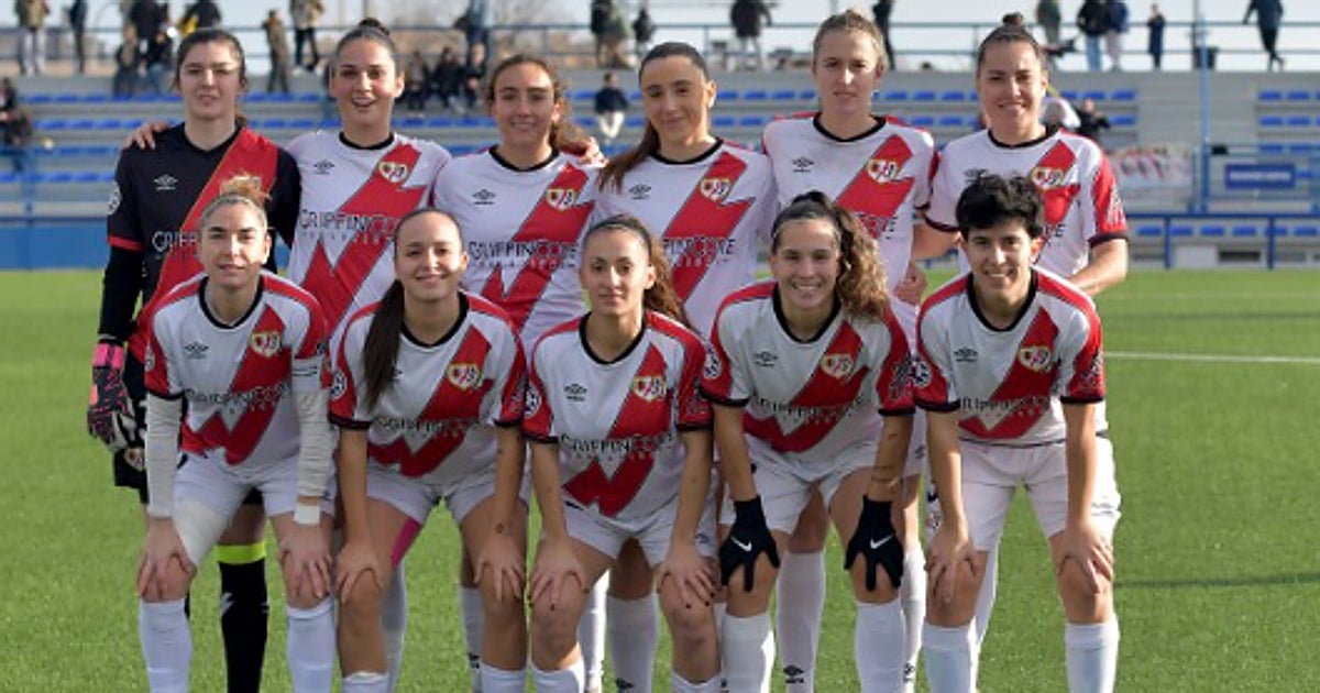 Futbolistas que juegan sin tener contrato