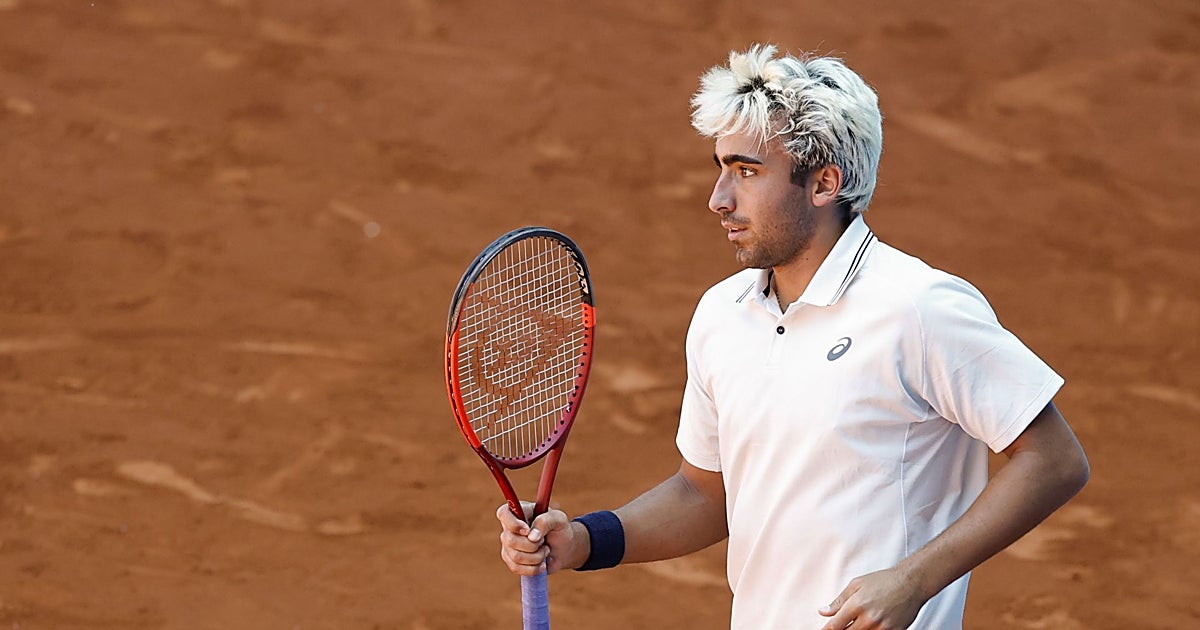 Tsitsipas frena el fenómeno Mérida