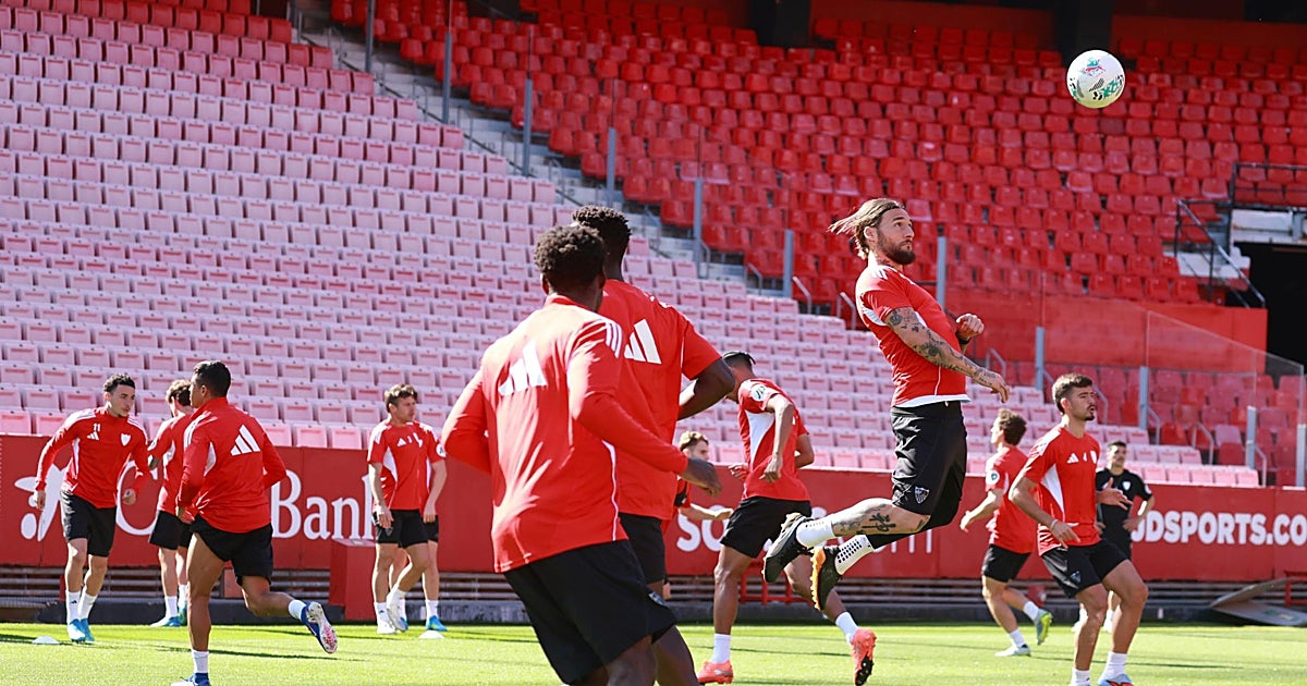 García Plaza cuenta con toda la plantilla en la primera toma de contacto de la semana con el Sánchez-Pizjuán