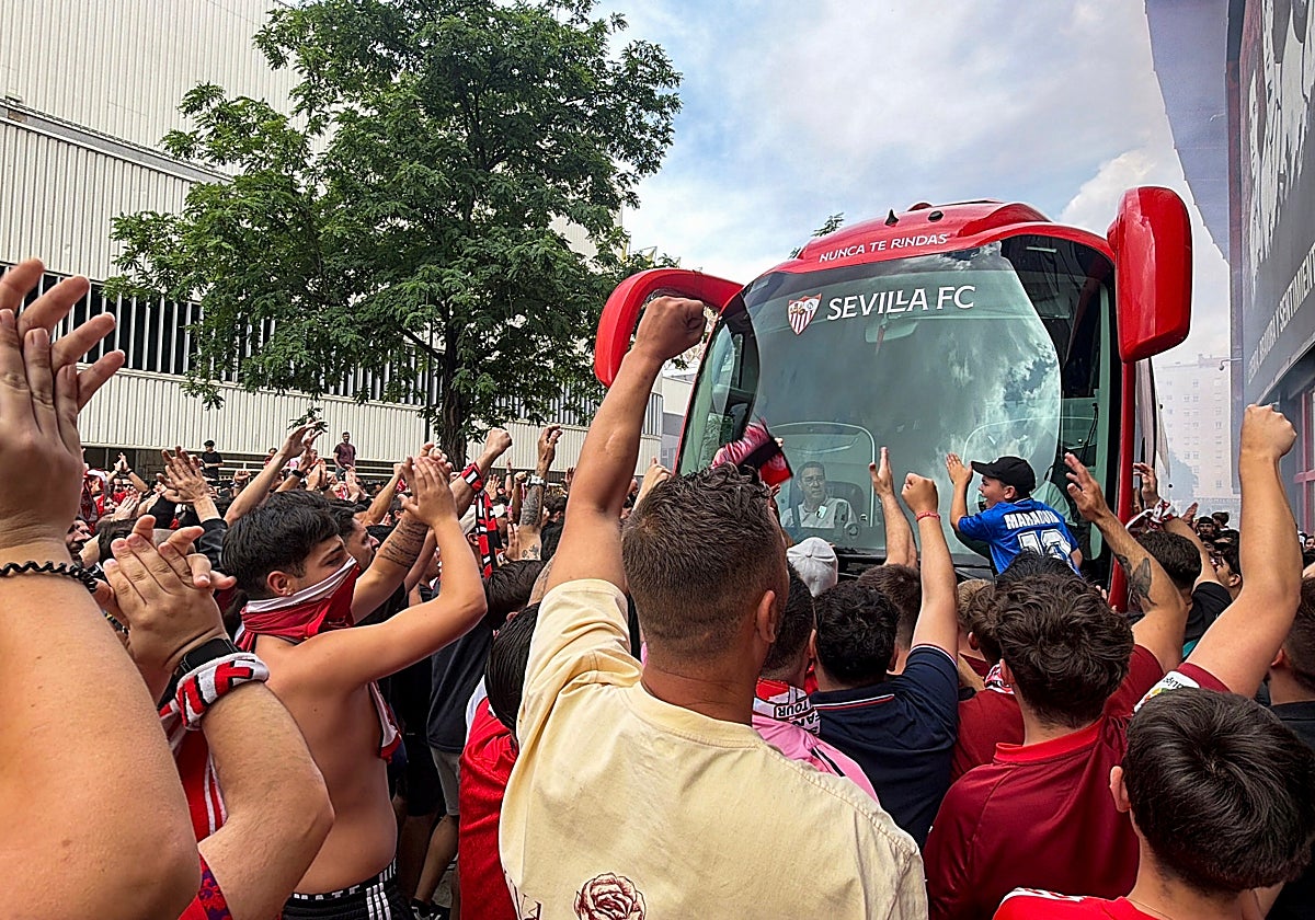El sevillismo se cita en el Sánchez-Pizjuán para dar el último aliento ...