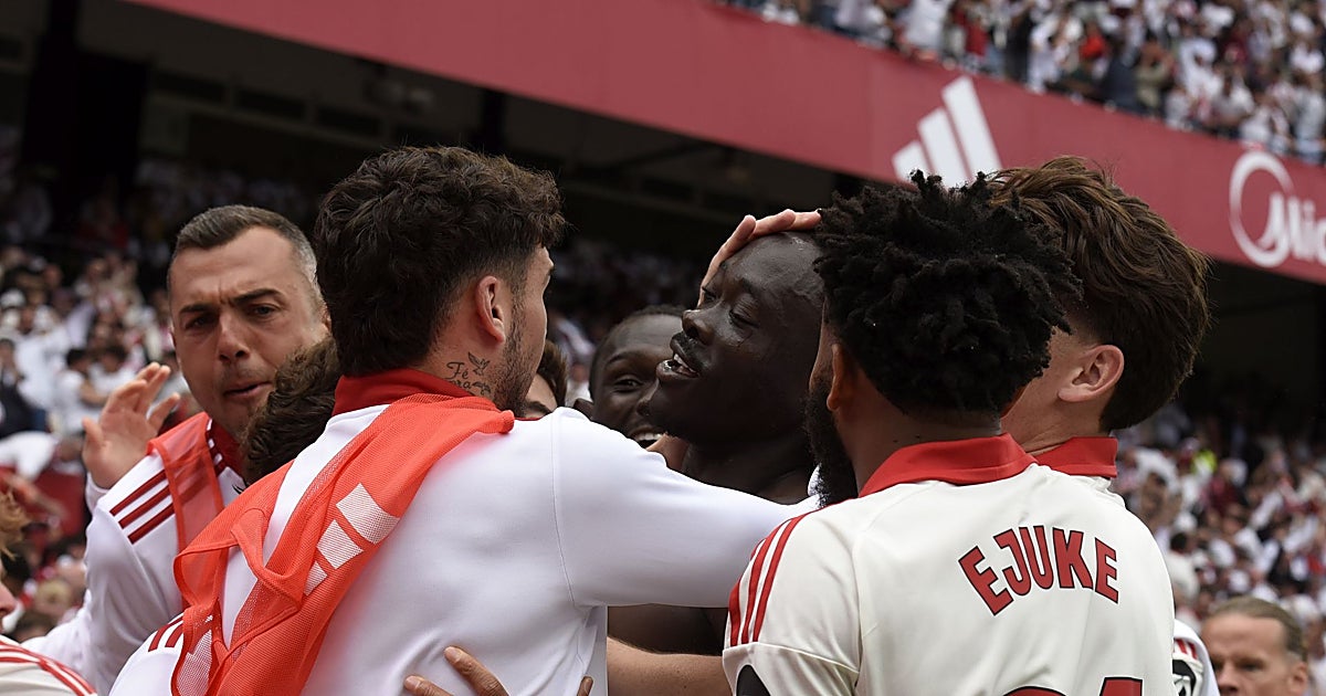 Sevilla FC - RCD Espanyol: Un rayo de luz blanca para luchar contra tanta oscuridad