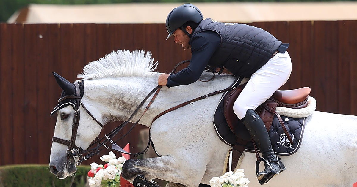 Carlos Bosch conquista en Pineda el Gran Premio Maestranza de Caballería de Sevilla
