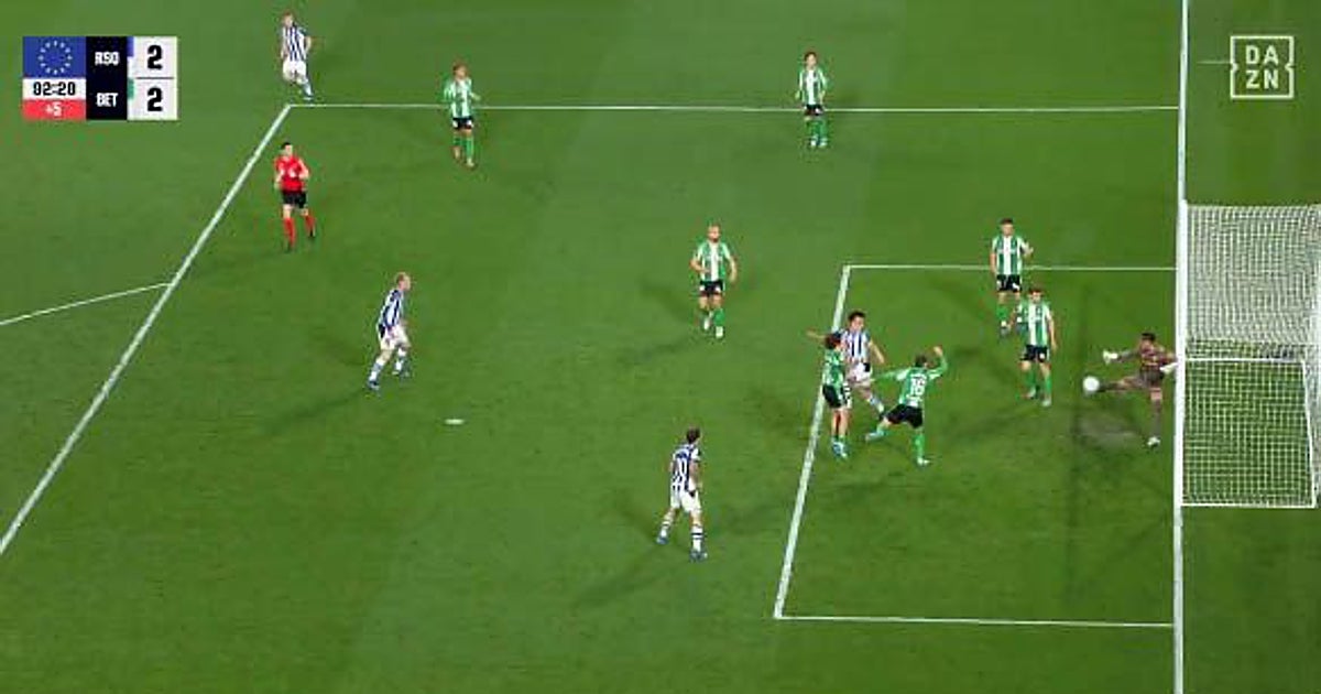 El paradón de Valles que salvó un punto en el descuento del Real Sociedad - Real Betis