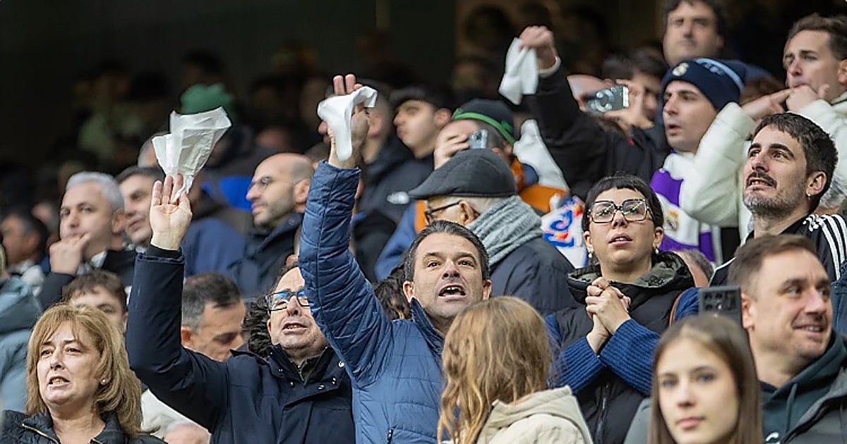 Pitos, apoyo o indiferencia: la crisis del Real Madrid se somete al juicio del Bernabéu