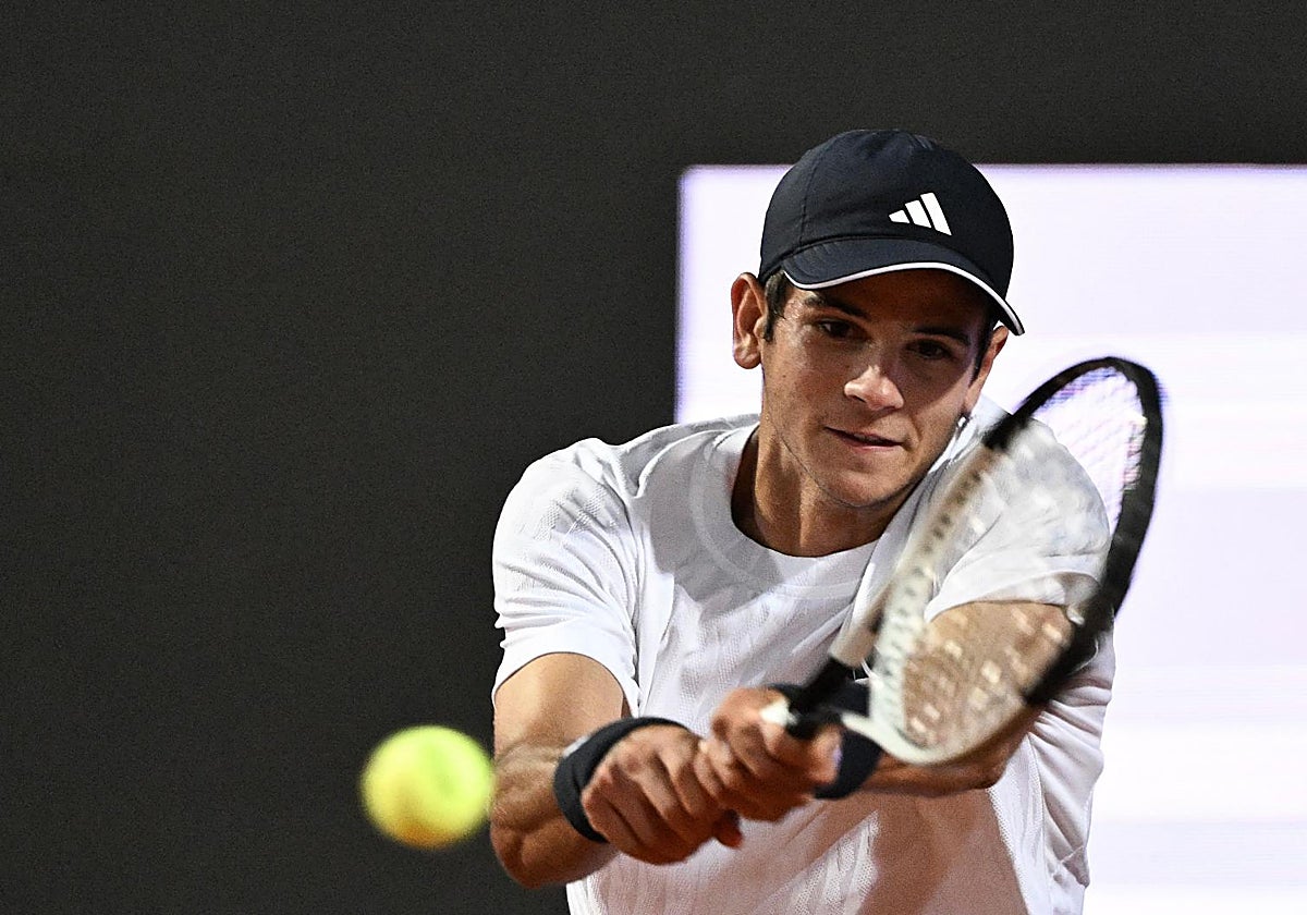 La noche más surrealista de Rafa Jódar en el Masters de Roma: tenis, humo y fuegos artificiales