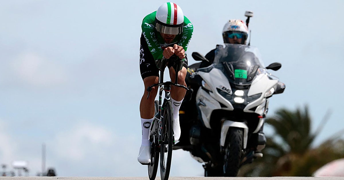 Filippo Ganna se exhibe en la crono con un vuelo raso a 54,9 km/h