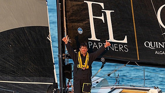 El irlandés Tom Dolan gana la primera etapa con final en Vigo