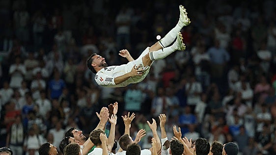 Lágrimas de leyenda en el adiós de Dani Carvajal