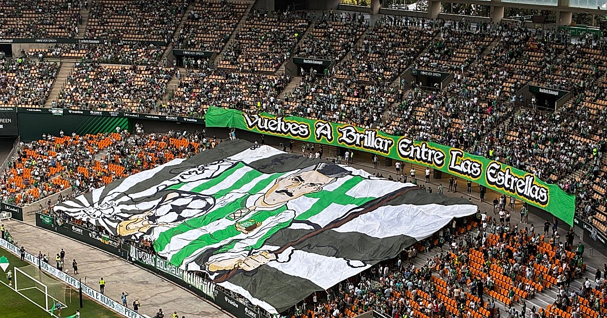 La afición del Betis celebra la vuelta a la Champions con un tifo: «Vuelves a brillar entre las estrellas»