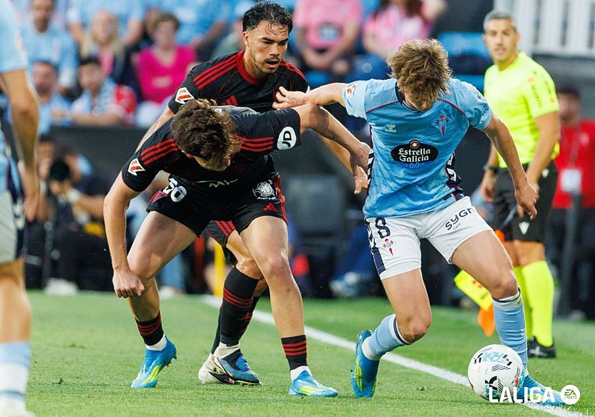 Alexis Sánchez se despidió del Sevilla dejándolo milagrosamente en Primera. ¿Próximo destino, Universidad de Chile? 3 Celta - Sevilla, las notas de los jugadores: chanclas en medio de la tempestad