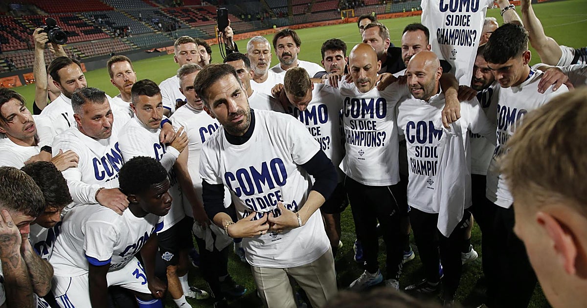 Italia enloquece con Cesc Fábregas tras clasificar al Como para la Champions