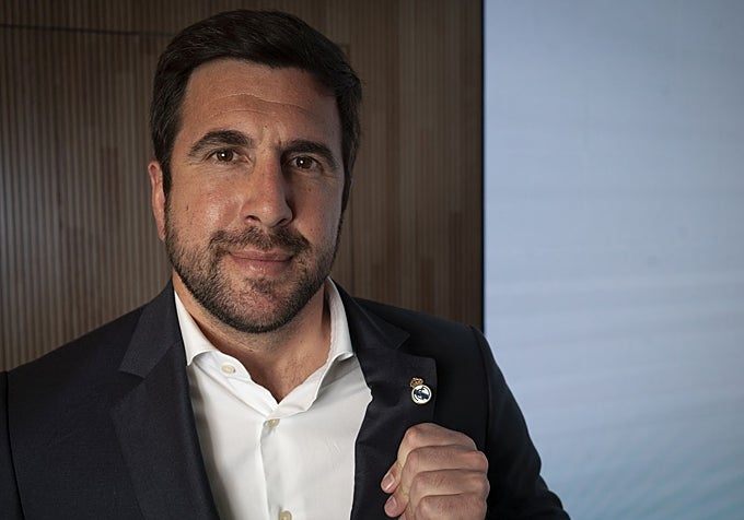 Enrique Riquelme, posando para ABC
