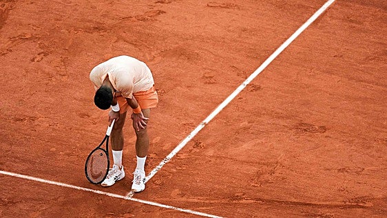 Roland Garros enloquece: Djokovic también cae