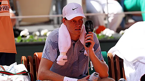 Álex Corretja ve la derrota de Sinner en Roland Garros y es claro: «No me extraña lo que le ha pasado»