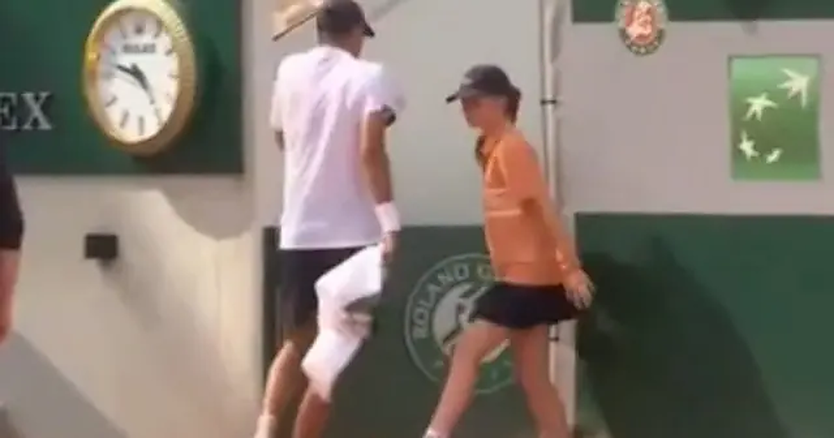 Jódar se defiende tras su polémico incidente con una recogepelotas en Roland Garros