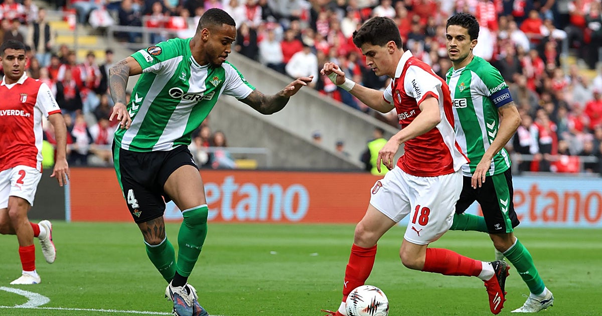 Postura firme del Betis ante la insistencia de contactos entre Deco y el agente de Natan