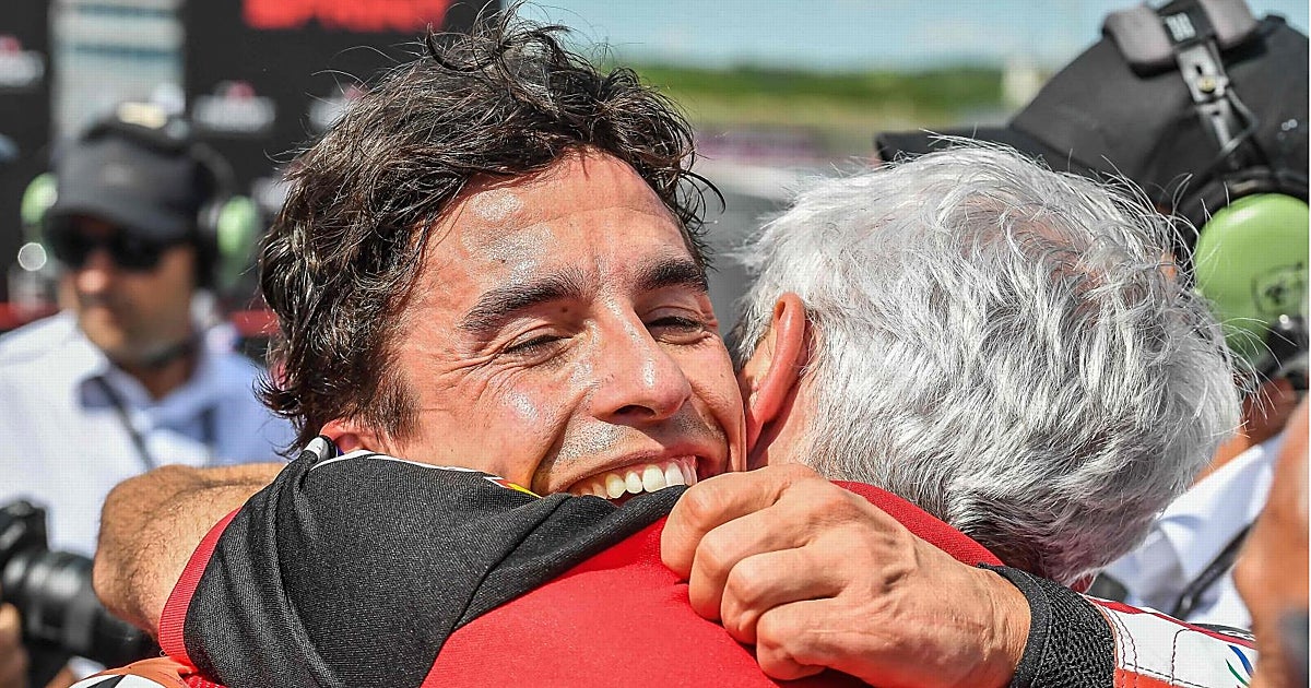 Márquez pesca en río revuelto, logra su victoria 100 y lanza