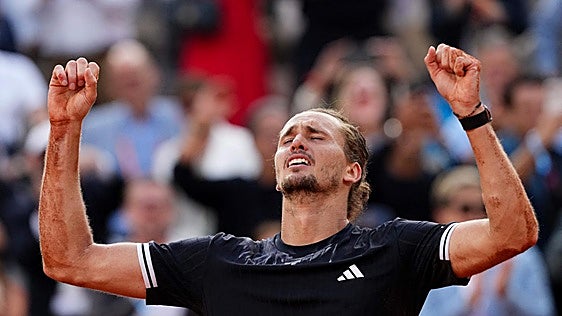 Zverev celebra el título de Roland Garros.