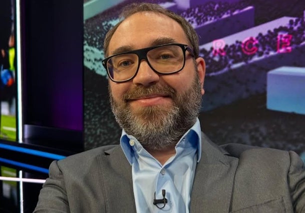 Axel Torres en una pausa de una retransmisión