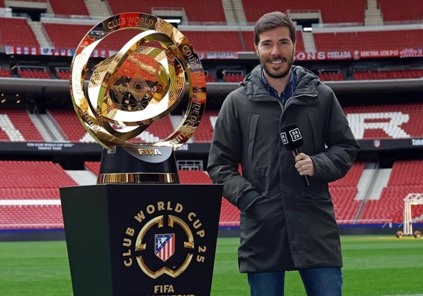 Pablo Pinto en una cobertura en el Metropolitano