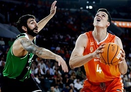 El Valencia Basket arrolla al Joventut (90-76) y pone un pie en la final