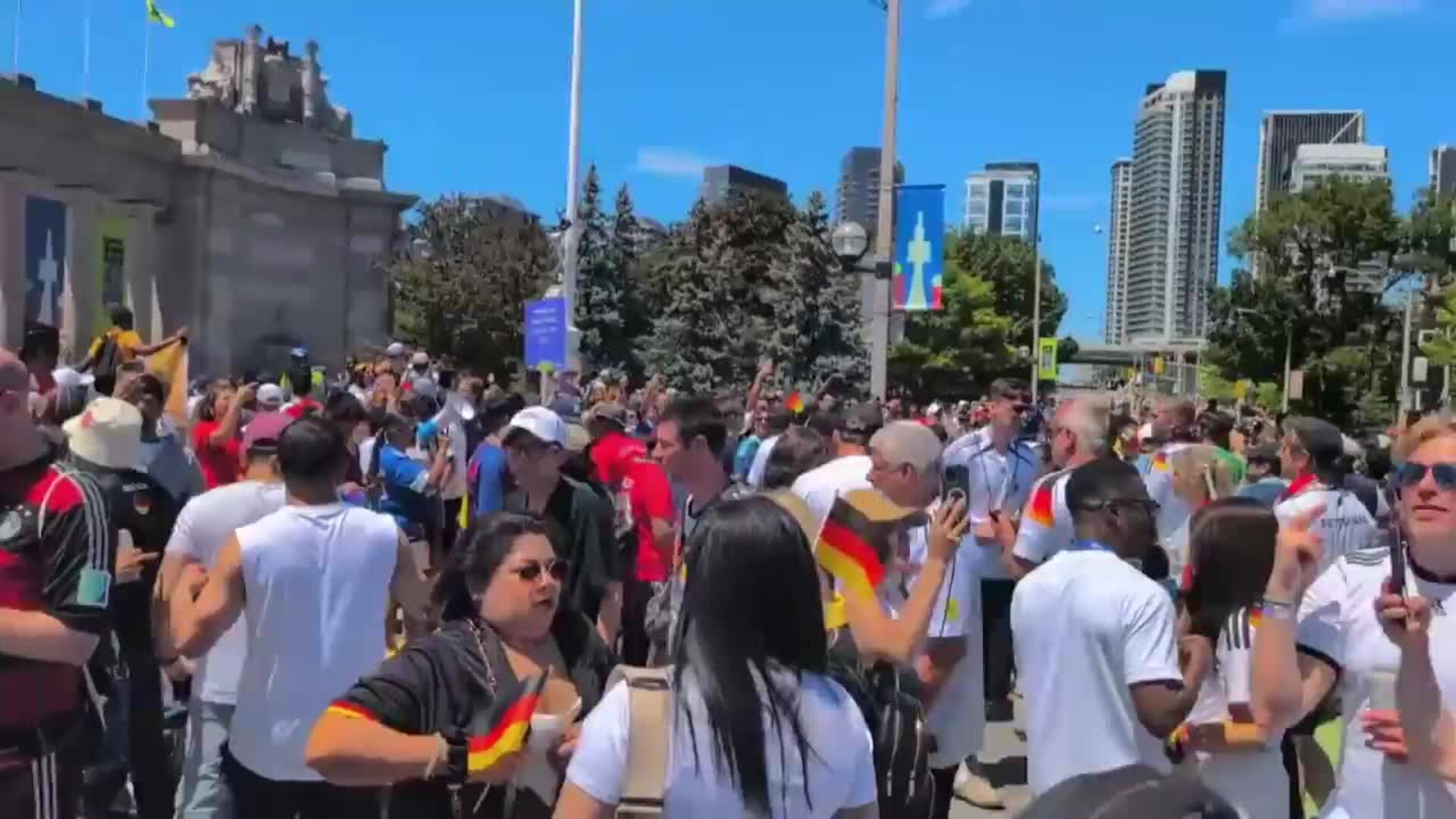 el-ambiente-mundialista-se-siente-en-el-bmo-field-para-el-encuentro