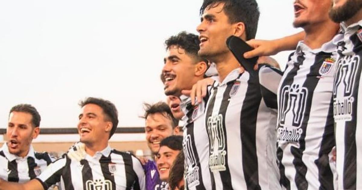 Cuarte - Badajoz: horario, canal de televisión y dónde ver gratis online el partido del playoff de ascenso a Segunda Federación hoy