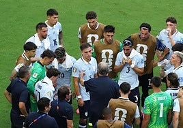 Lío en el vestuario de Uruguay: «No aguantamos esta forma de entrenar»