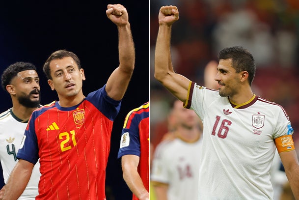 Mikel Oyarzábal (izquierda) y Rodri Hernández (derecha) celebran un gol y la victoria frente a Arabia Saudí y Uruguay respectivamente, durante la fase de grupos del Mundial FIFA 2026