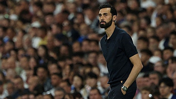 El Fulham anuncia a Arbeloa, que tendrá un estreno con morbo contra Xabi Alonso