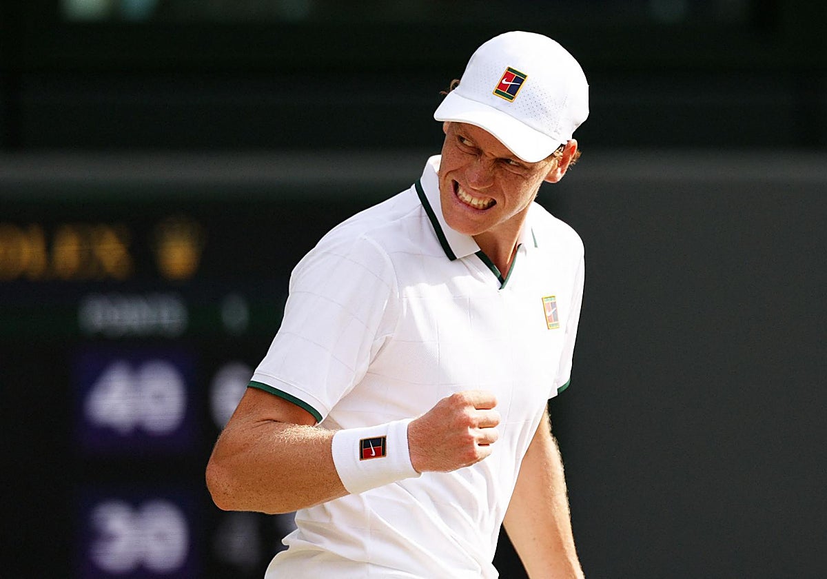 Djokovic se rinde ante este Sinner, que jugará su segunda final en la Catedral
