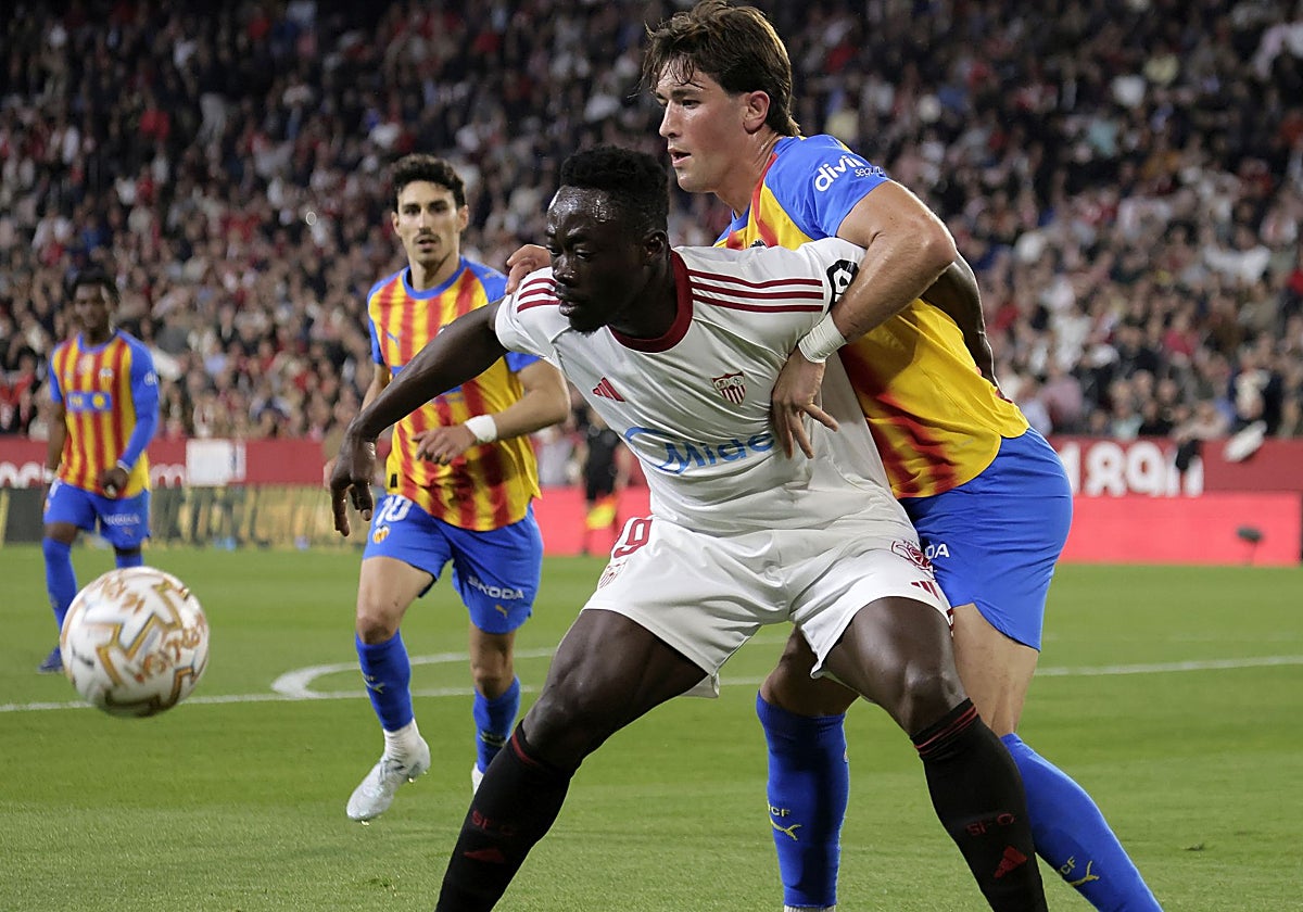 Akor Adams, durante el Sevilla-Valencia de LaLiga 25-26