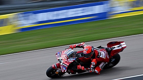 Márquez domina Sachsenring con autoridad