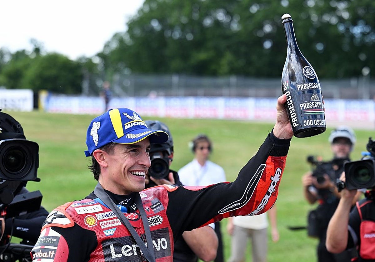 Zarpazo al Mundial de Marc Márquez en el jardín de su casa